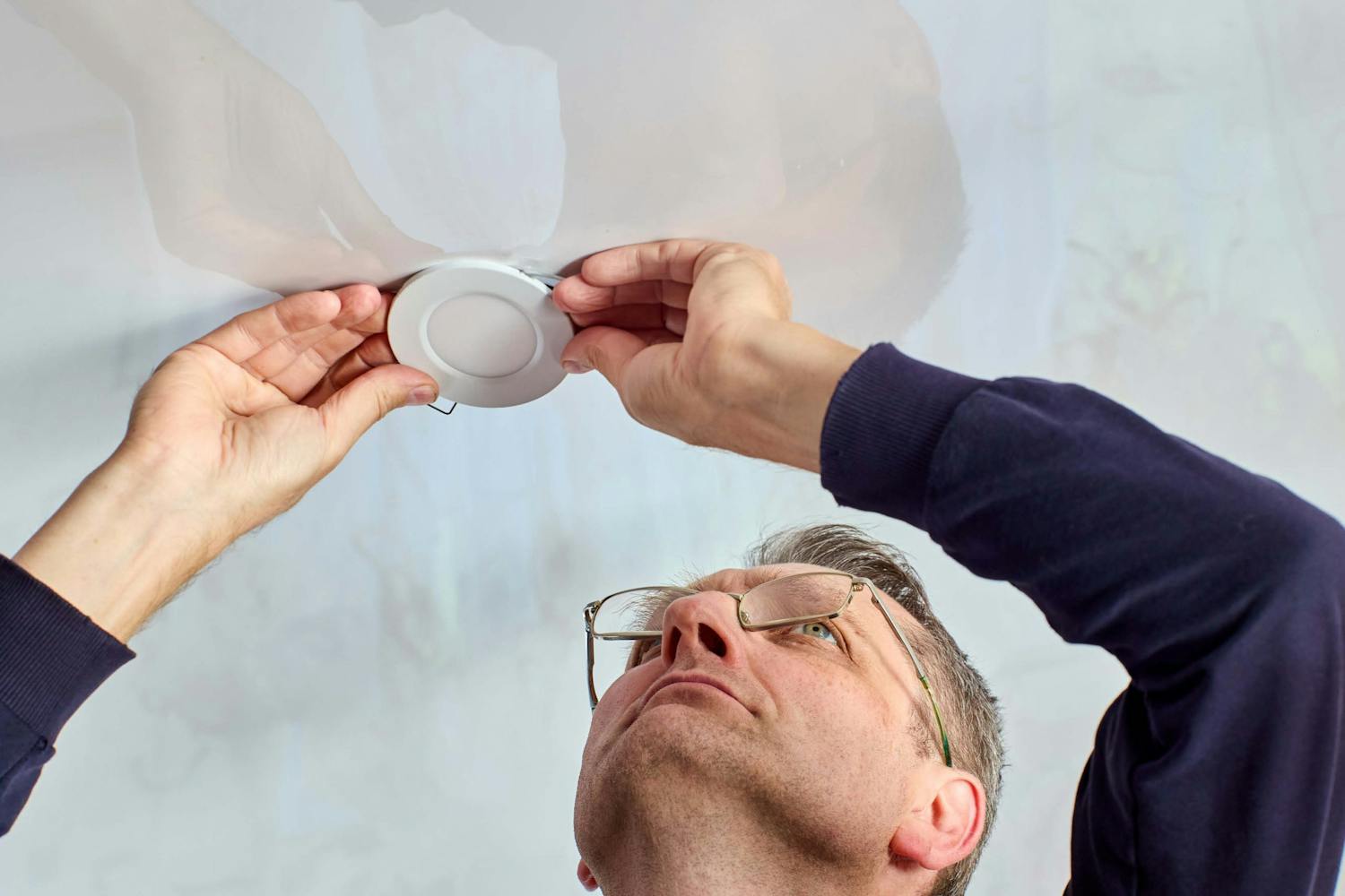 Spackla hål i tak Spackla hål i tak